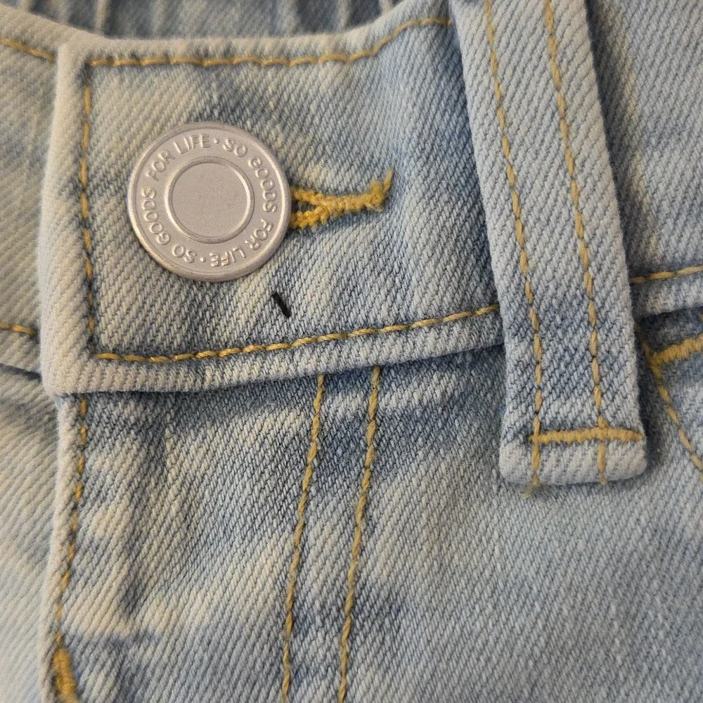 SO Shorts - Picture 3 of 7